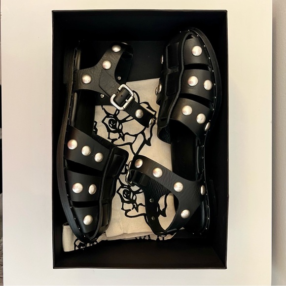 LIKE NEW!!  In original box and dust bag - Picture 4 of 8